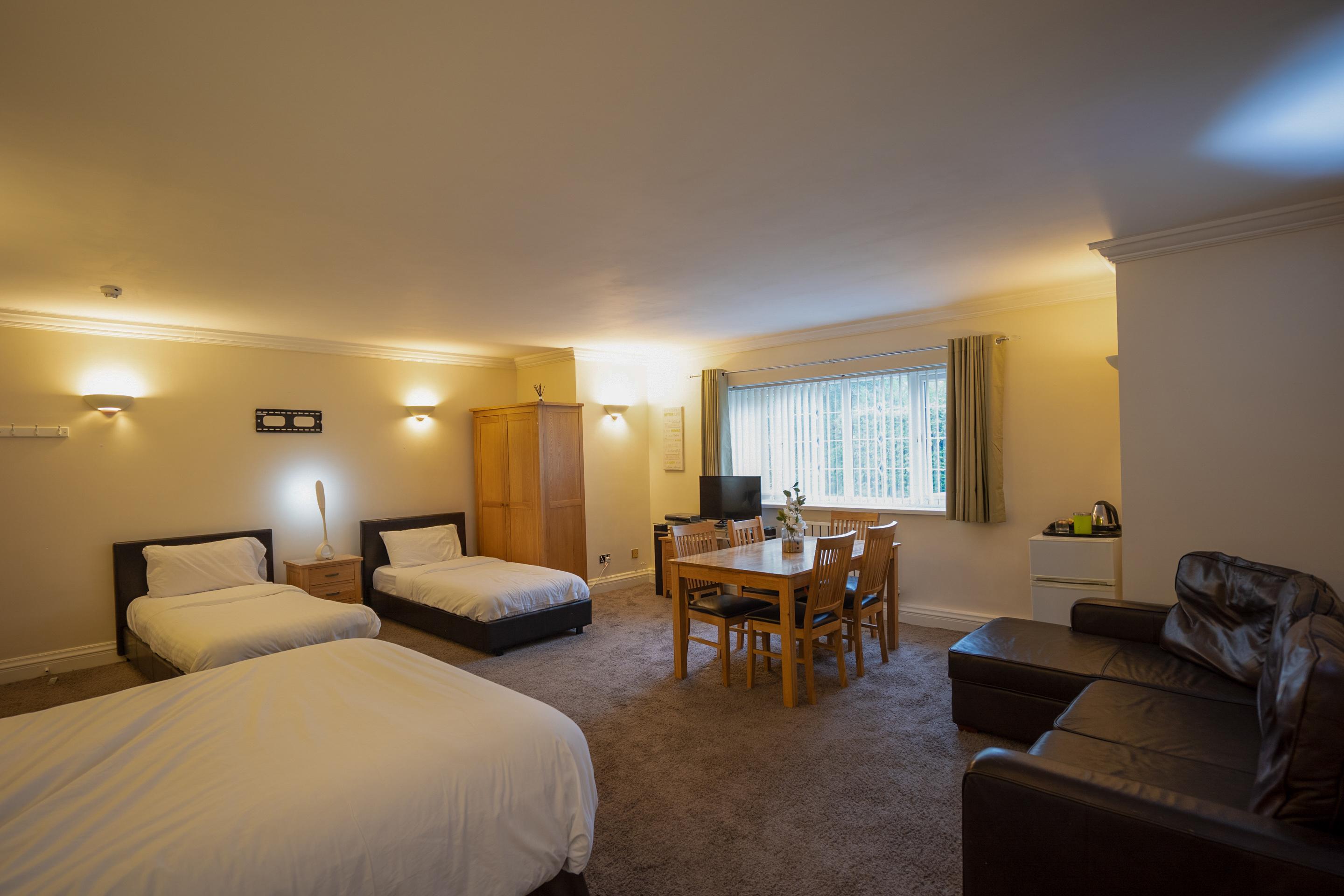 Oyo Oakcroft Guest House Manchester Airport Ringway Exterior photo