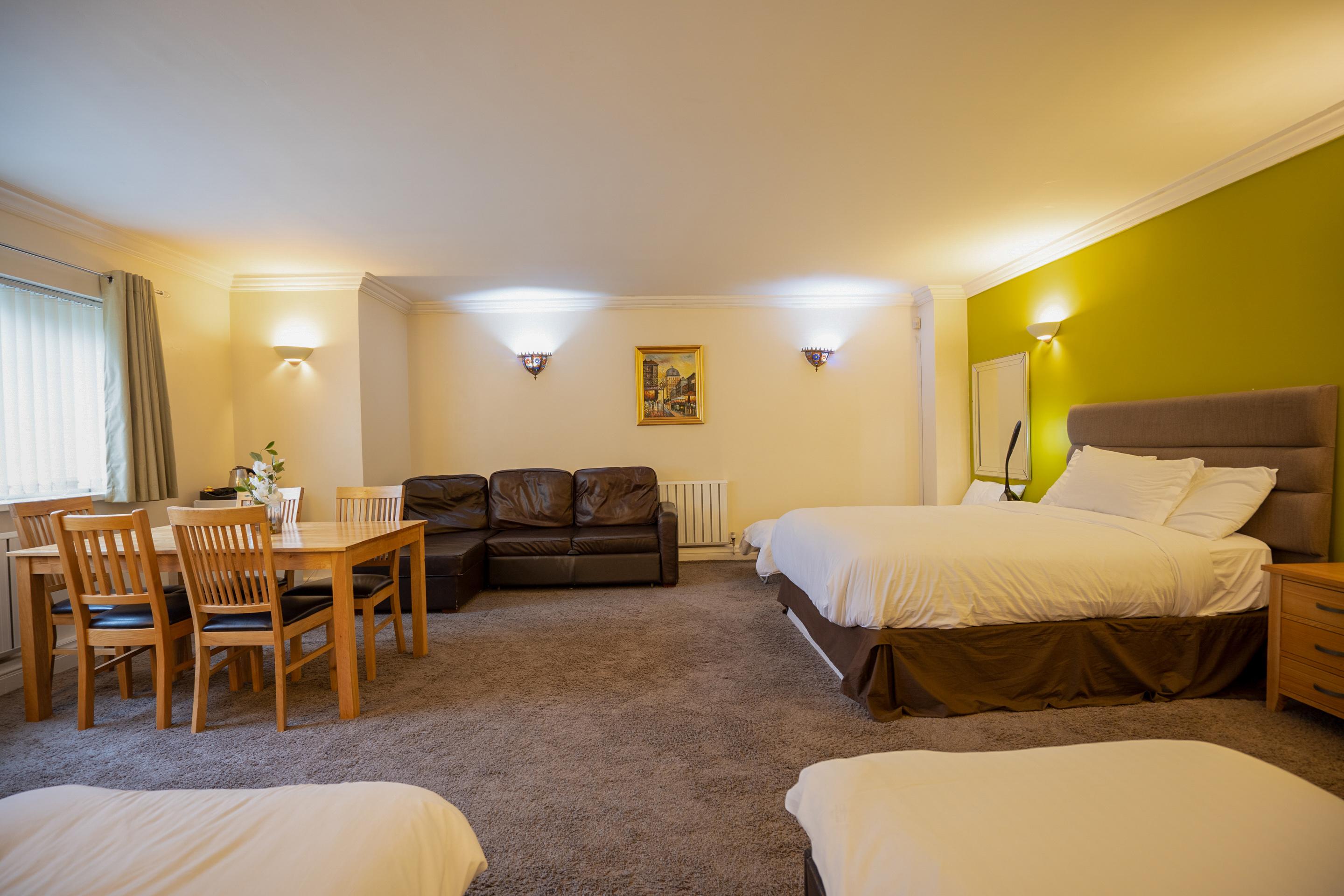 Oyo Oakcroft Guest House Manchester Airport Ringway Exterior photo