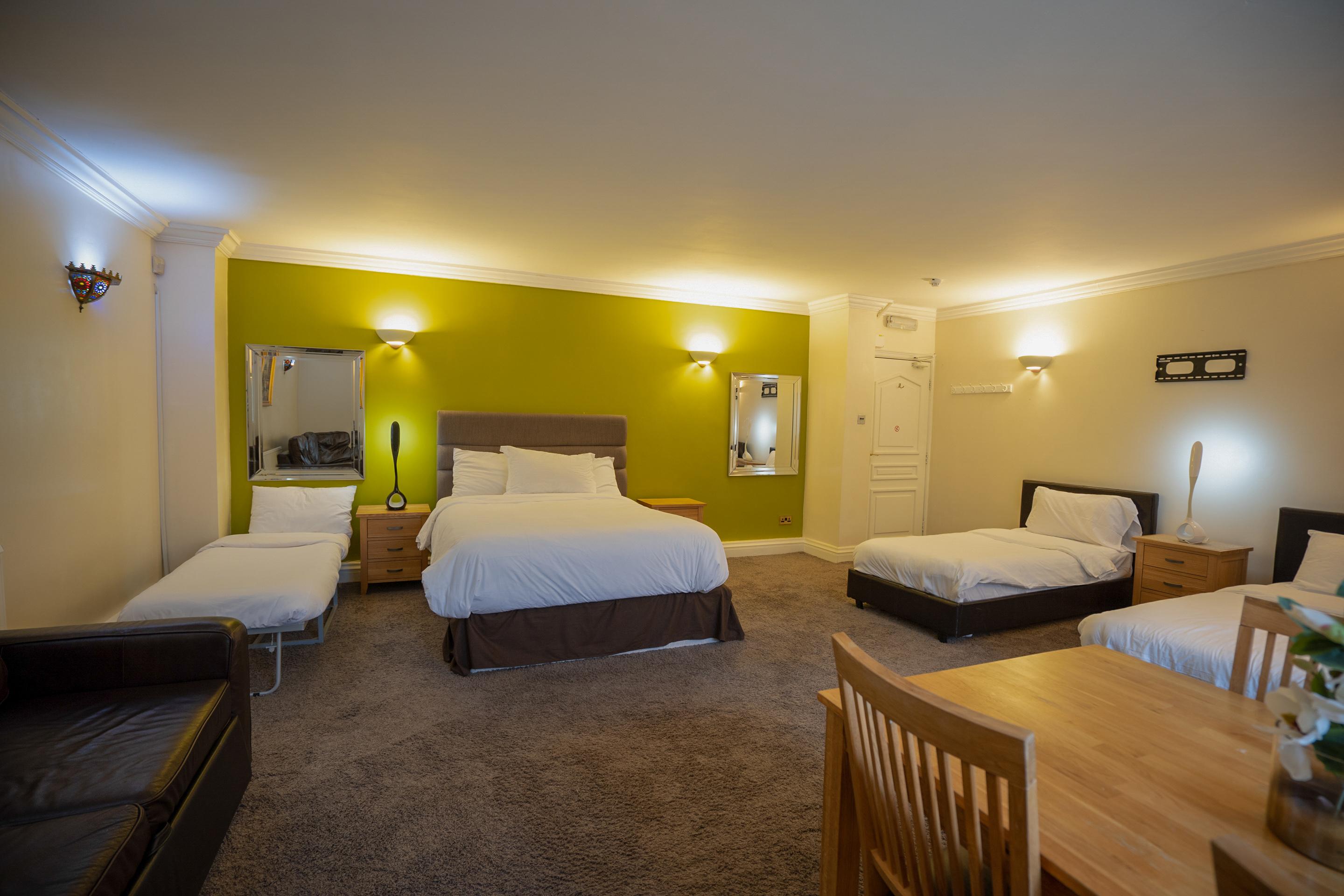 Oyo Oakcroft Guest House Manchester Airport Ringway Exterior photo