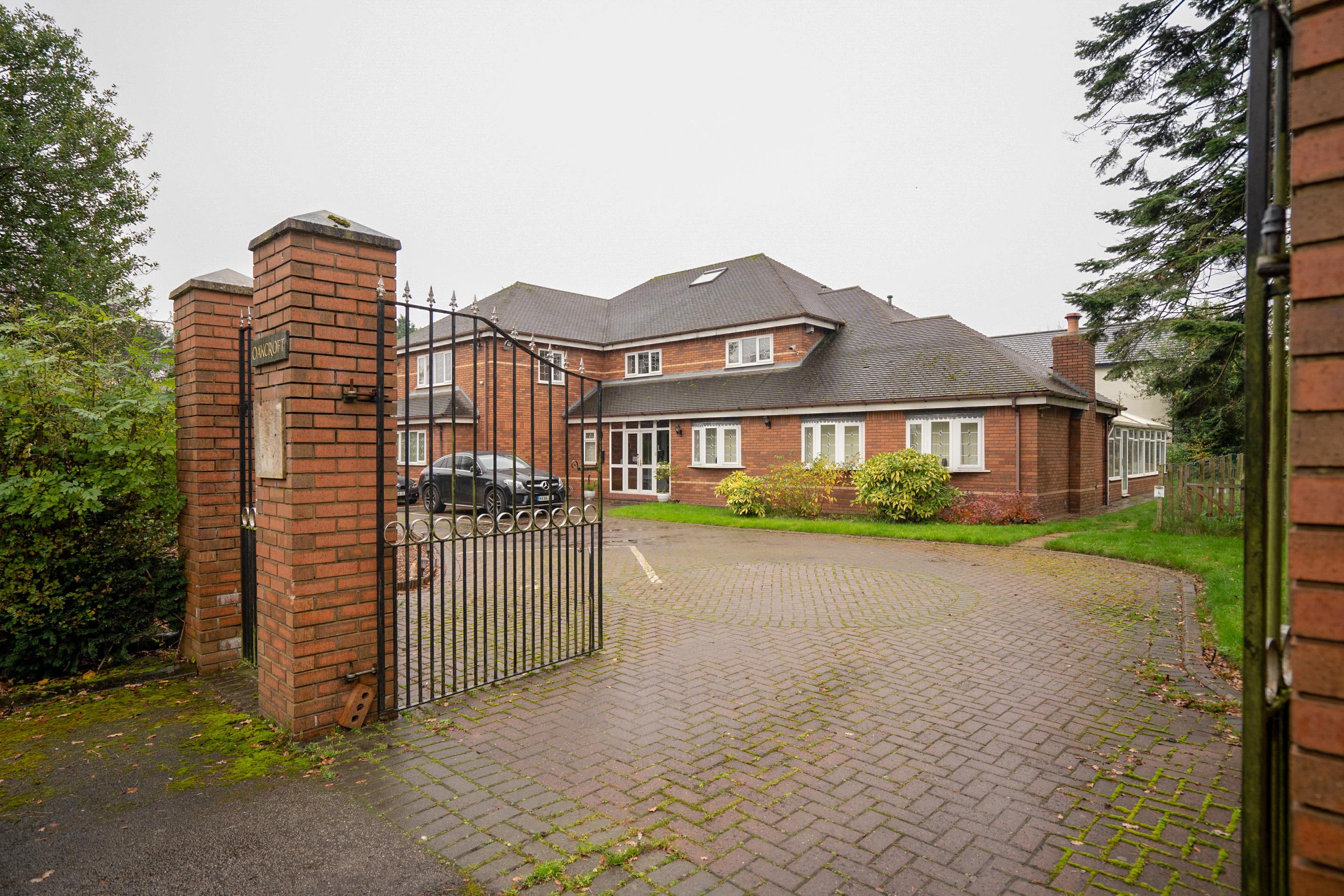Oyo Oakcroft Guest House Manchester Airport Ringway Exterior photo